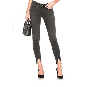 FRAME DENIM “LE SKINNY DE JEANNE” 
ASYMMETRICAL TRIANGLE HEM - WHEATLEY Size 26